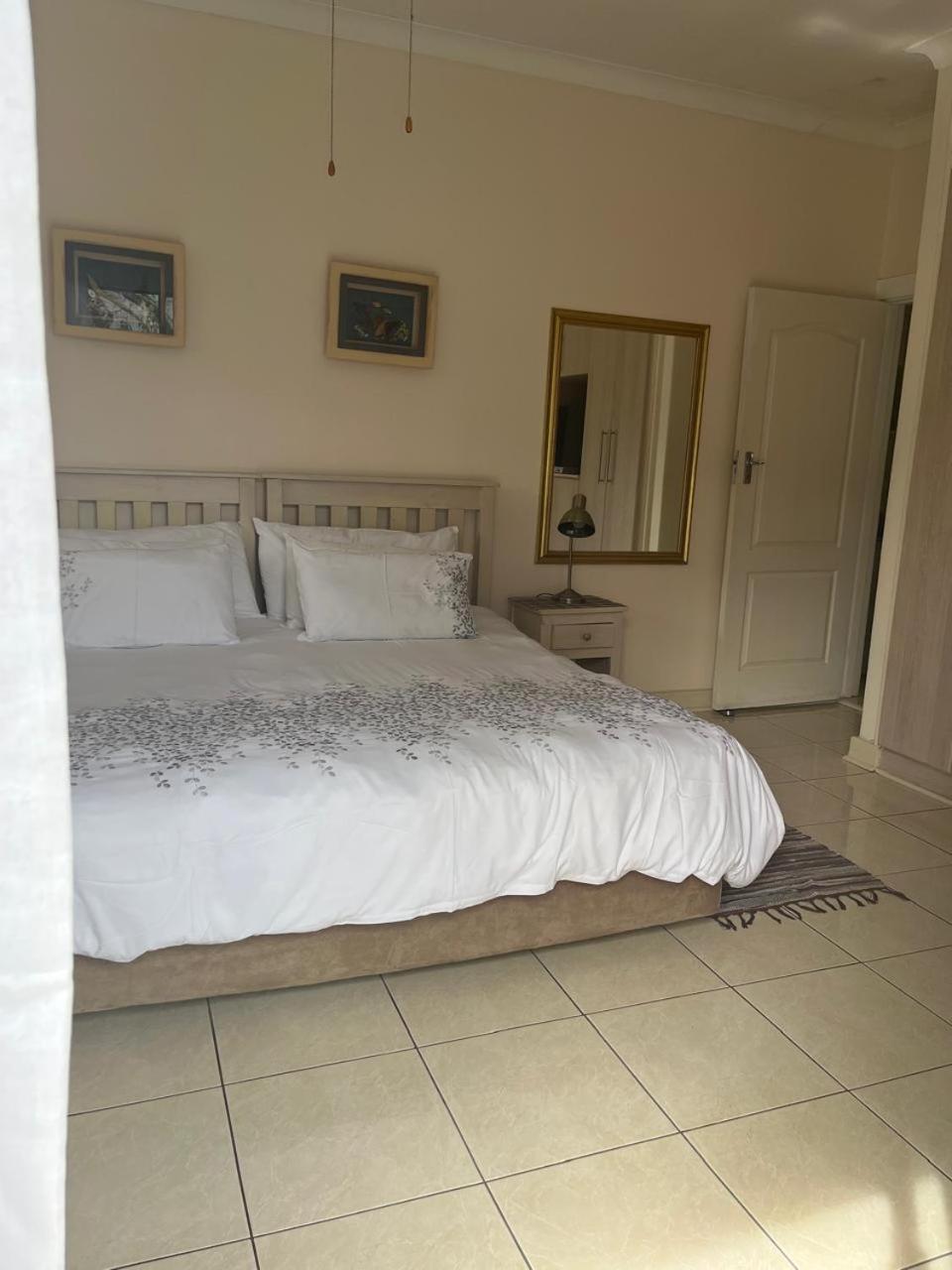 At Sta-Plus Guest House Port Elizabeth Exterior foto